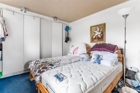 1 Wickham Avenue, Cheam, Sutton, SM3 8DT