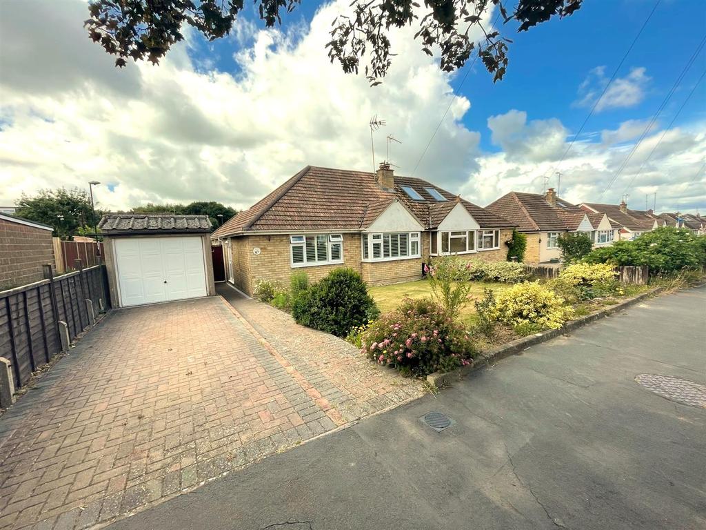 Chanctonbury Road, Burgess Hill 2 bed bungalow £450,000