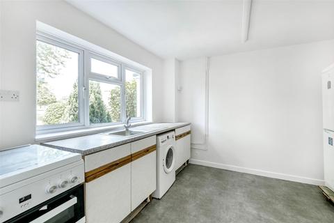41 Avon Drive, Bedford, MK41 7AG