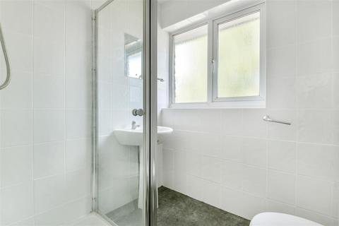 41 Avon Drive, Bedford, MK41 7AG