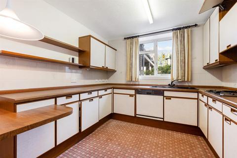 3 bedroom semi-detached house for sale - 18 Venturefair Avenue, Dunfermline, KY12 0PF