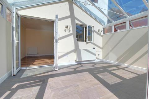 11 Aspen Drive, Quedgeley, Gloucester, GL2 4EN
