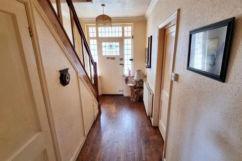 47 Barton Road, Leicester, LE3 9BD