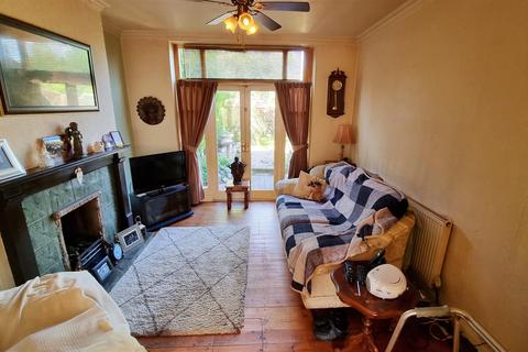 47 Barton Road, Leicester, LE3 9BD