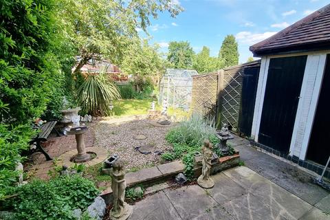 47 Barton Road, Leicester, LE3 9BD