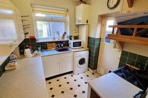 47 Barton Road, Leicester, LE3 9BD