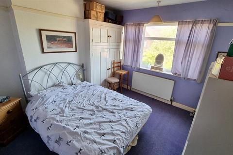 47 Barton Road, Leicester, LE3 9BD