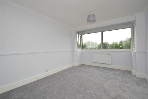 2 bedroom flat to rent - The Beeches, Queenswood Gardens, E11 3SE