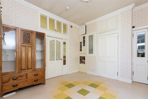 37a Mains Loan, Dundee, DD4 7AB