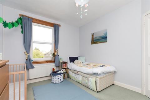 8 Glebe Gardens, DD6 9LS