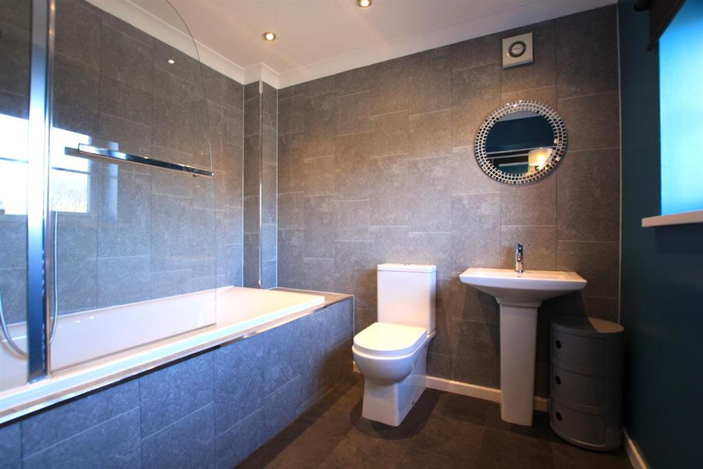 En Suite Bathroom