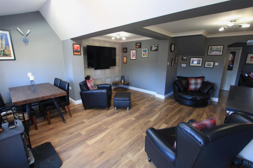 Kitchen/Diner/Snug