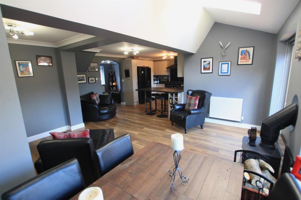 Kitchen/Diner/Snug