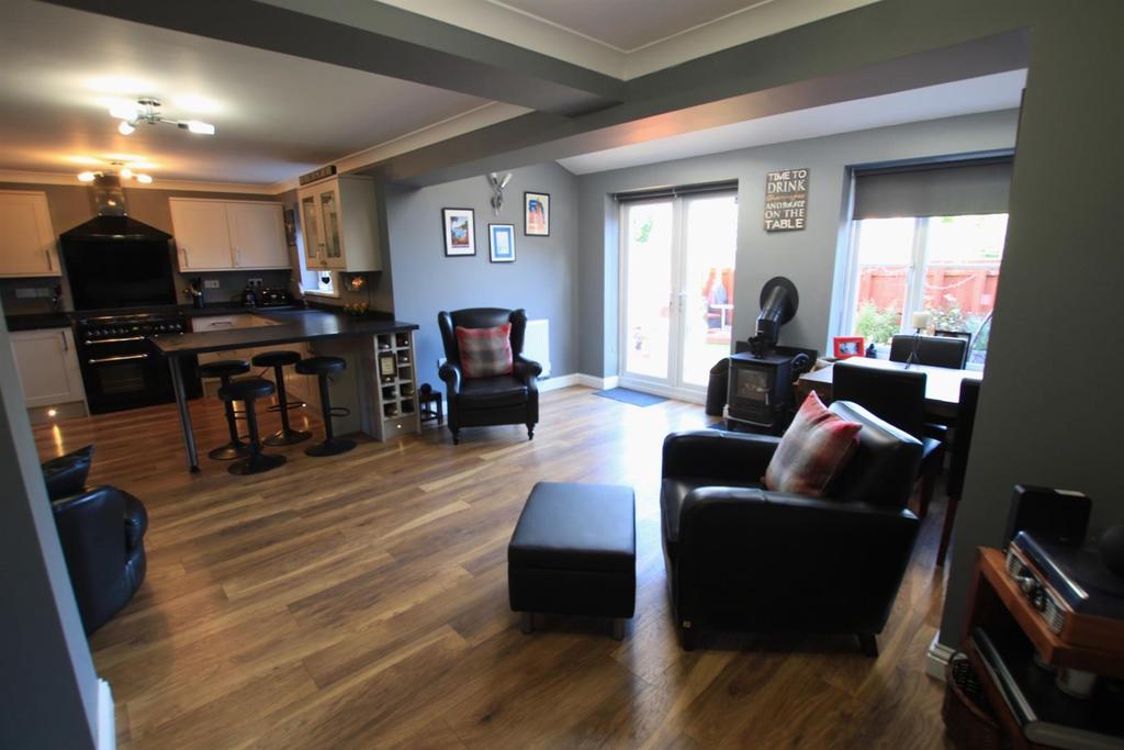 Kitchen/Diner/Snug