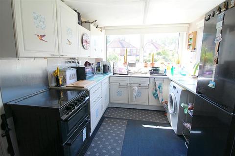 10 Acadia Grove, Hessle, HU13 0AL