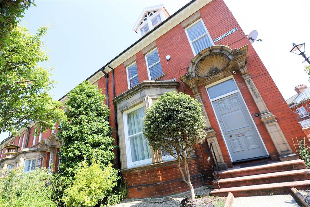 Vale Brooke, Ashbrooke, Sunderland 6 bed terraced house for sale £375,000