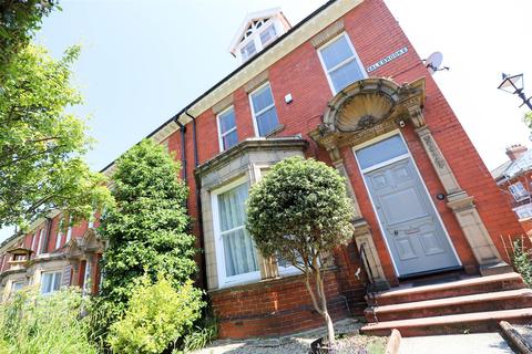6 bedroom terraced house for sale - Vale Brooke, Ashbrooke, Sunderland