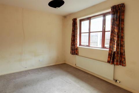 44 Lambsdowne, Dursley, GL11 6PX