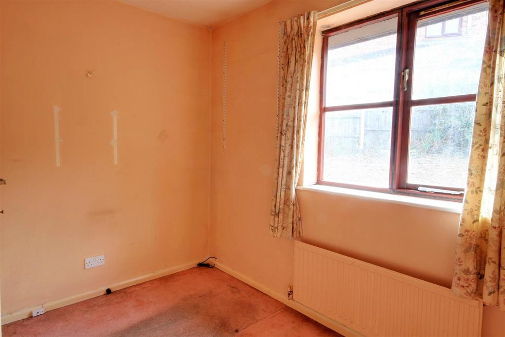 Lambsdowne, Dursley 2 bed semidetached house £210,000