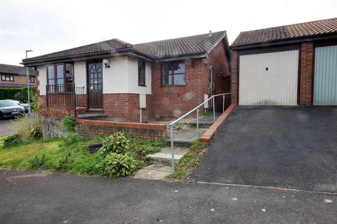 44 Lambsdowne, Dursley, GL11 6PX