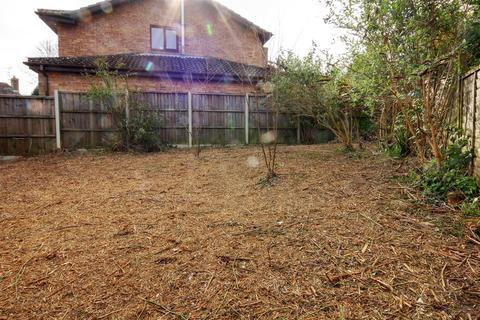 44 Lambsdowne, Dursley, GL11 6PX