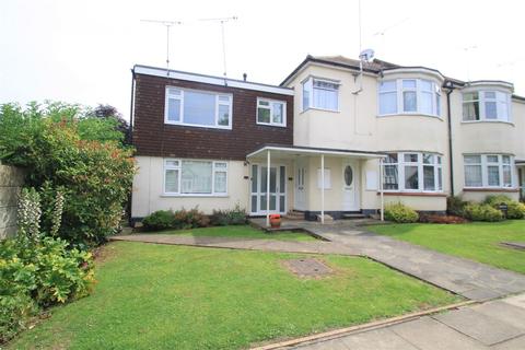 2 bedroom flat to rent - Kingswood Chase, Leigh-On-Sea