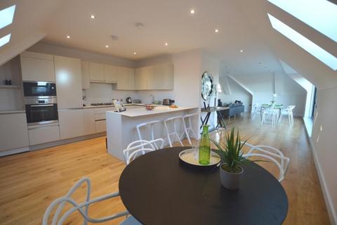 Flat 5, Red Tree Apartments Bickley Park Road, Bromley, BR1 2BE