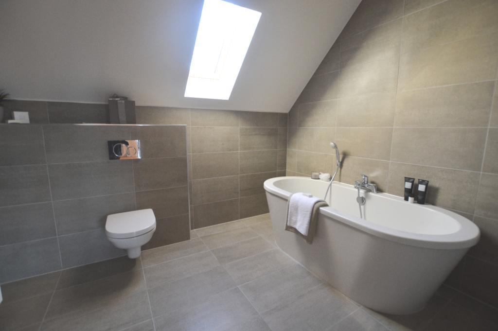Main bathroom