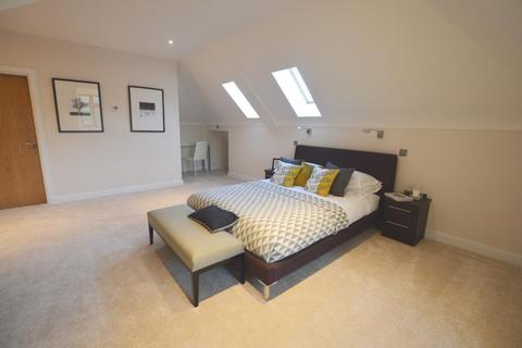 Flat 5, Red Tree Apartments Bickley Park Road, Bromley, BR1 2BE