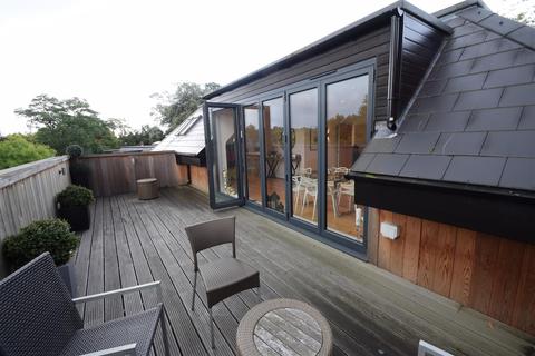 Flat 5, Red Tree Apartments Bickley Park Road, Bromley, BR1 2BE