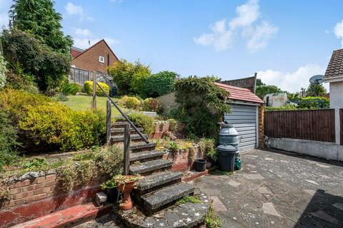 27 Biddenden Way, Istead Rise, Gravesend, DA13 9DE