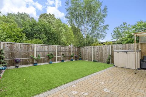 17 Willow Way, Aldershot, GU12 4AZ