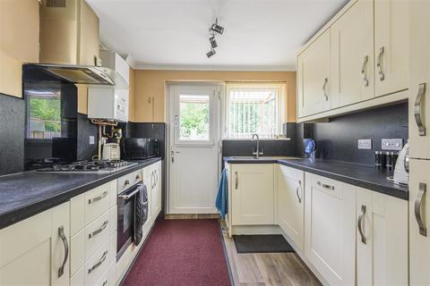 17 Willow Way, Aldershot, GU12 4AZ