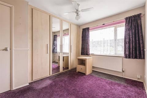 17 Willow Way, Aldershot, GU12 4AZ