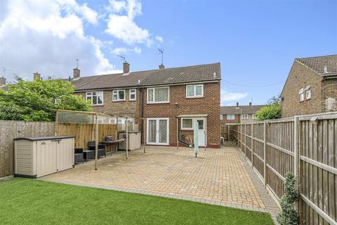 17 Willow Way, Aldershot, GU12 4AZ