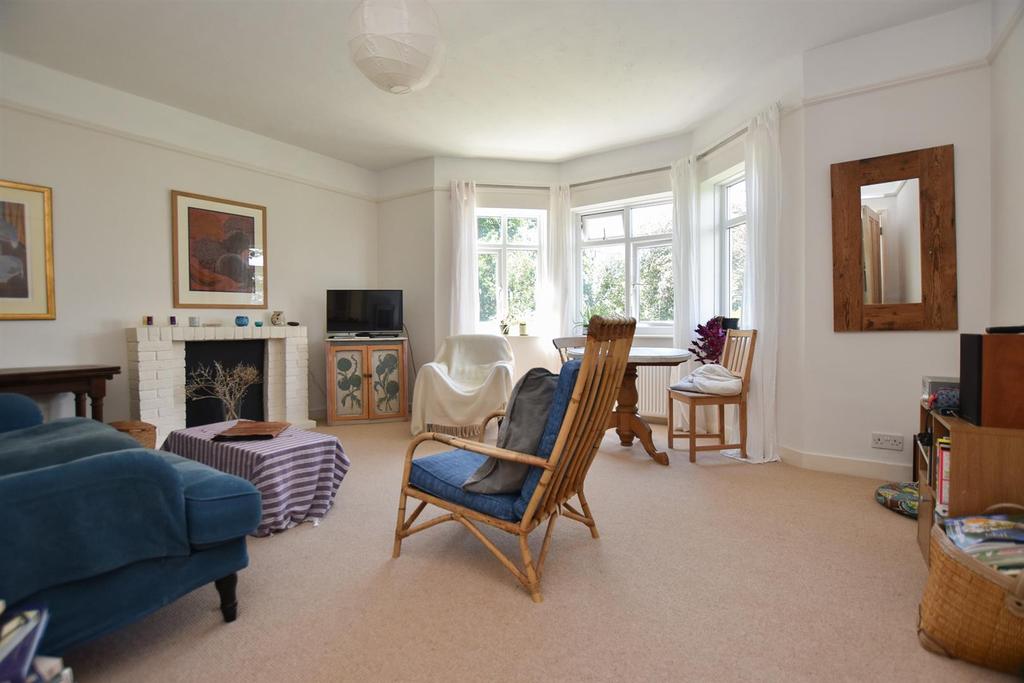 Hollington Park Road, St.... 2 bed flat £230,000