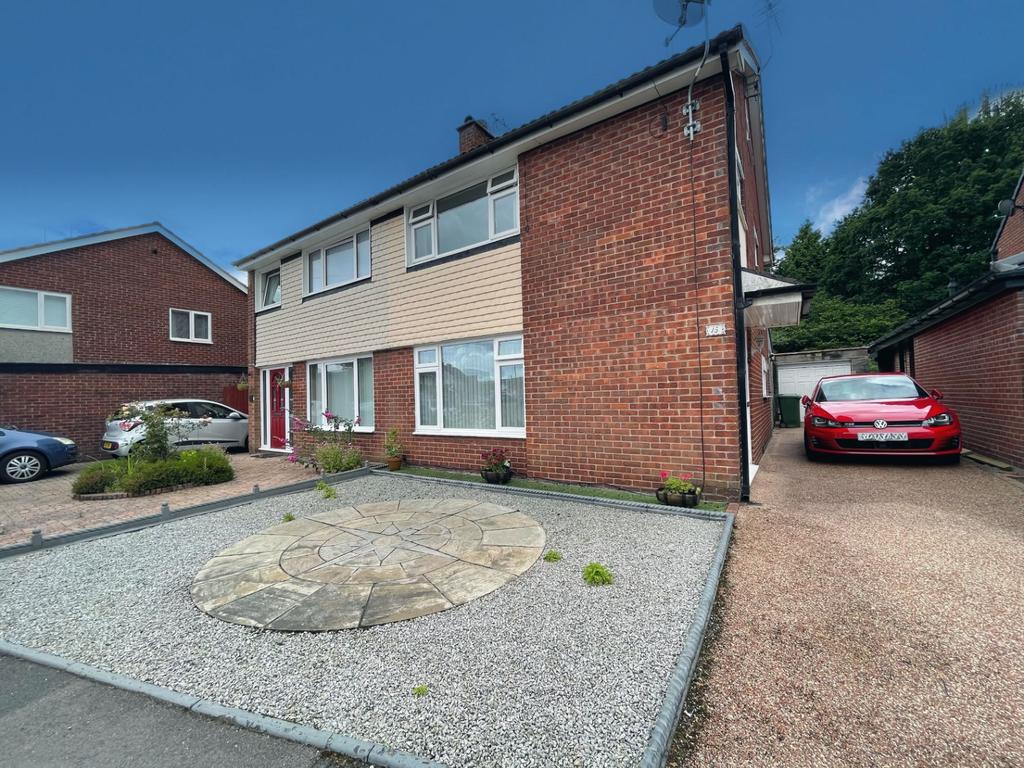 LonyGors,Caerphilly,CF83 1DP 3 bed semidetached house £280,000