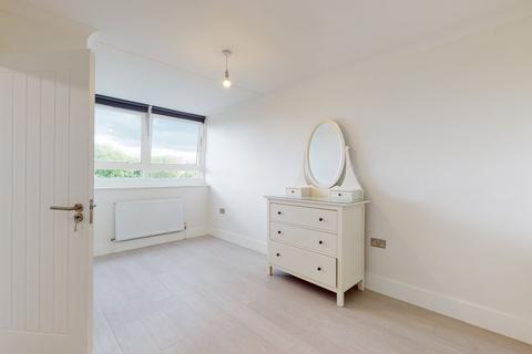 3 bedroom flat to rent - Carlton Vale