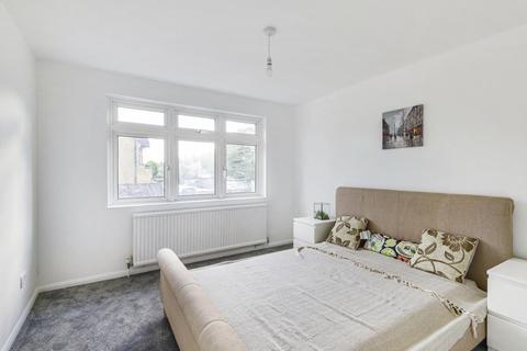 32 Avenue Road, London, SE20 7RR