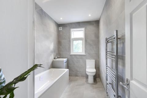 32 Avenue Road, London, SE20 7RR