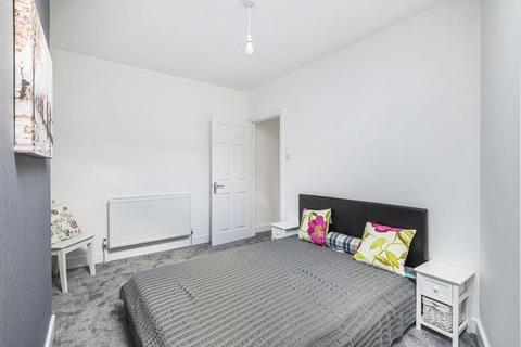 32 Avenue Road, London, SE20 7RR