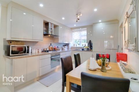 26 Devonshire Way, Hayes, UB4 0JA