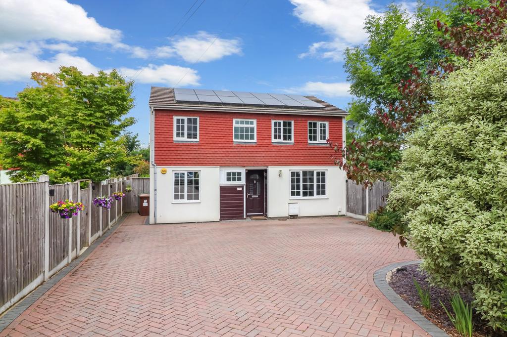 Falconer Road, Bushey, Herts, WD23 4 bed detached house £850,000