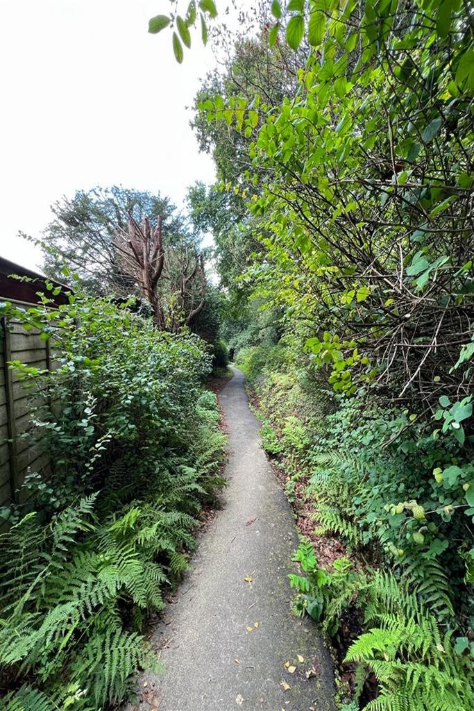 Nearby Path