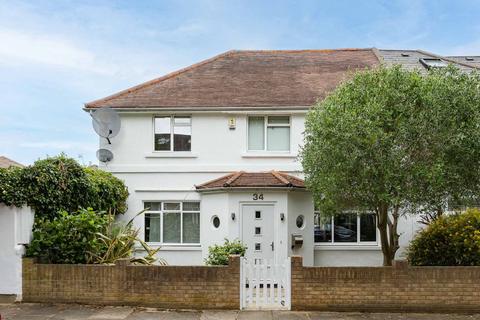 34 Winchendon Road, Teddington, TW11 0SX