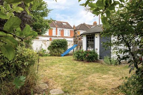 34 Winchendon Road, Teddington, TW11 0SX