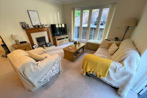 2 bedroom flat for sale, Ferndown