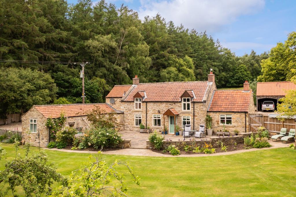 Bickley, Langdale End YO13 4 bed detached house £895,000