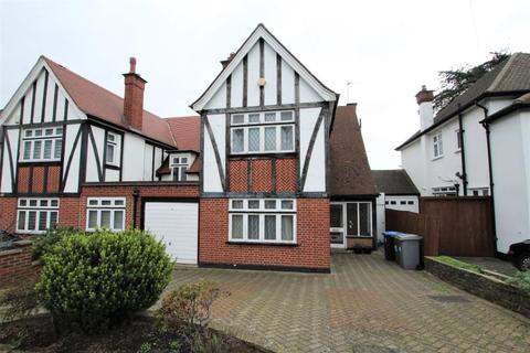38 Shaftesbury Avenue, Kenton, Harrow, HA3 0QY
