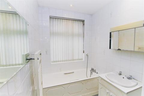 38 Shaftesbury Avenue, Kenton, Harrow, HA3 0QY
